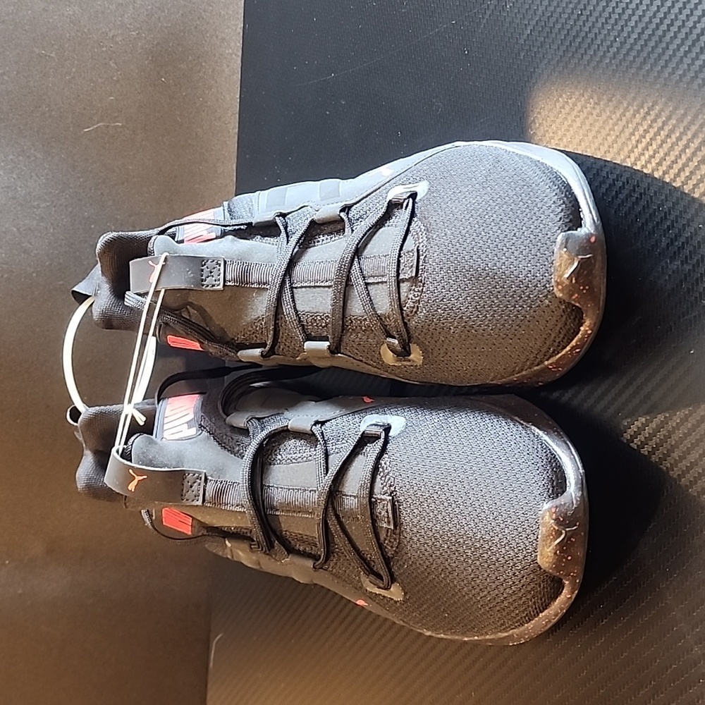 Puma size 8 sneakers